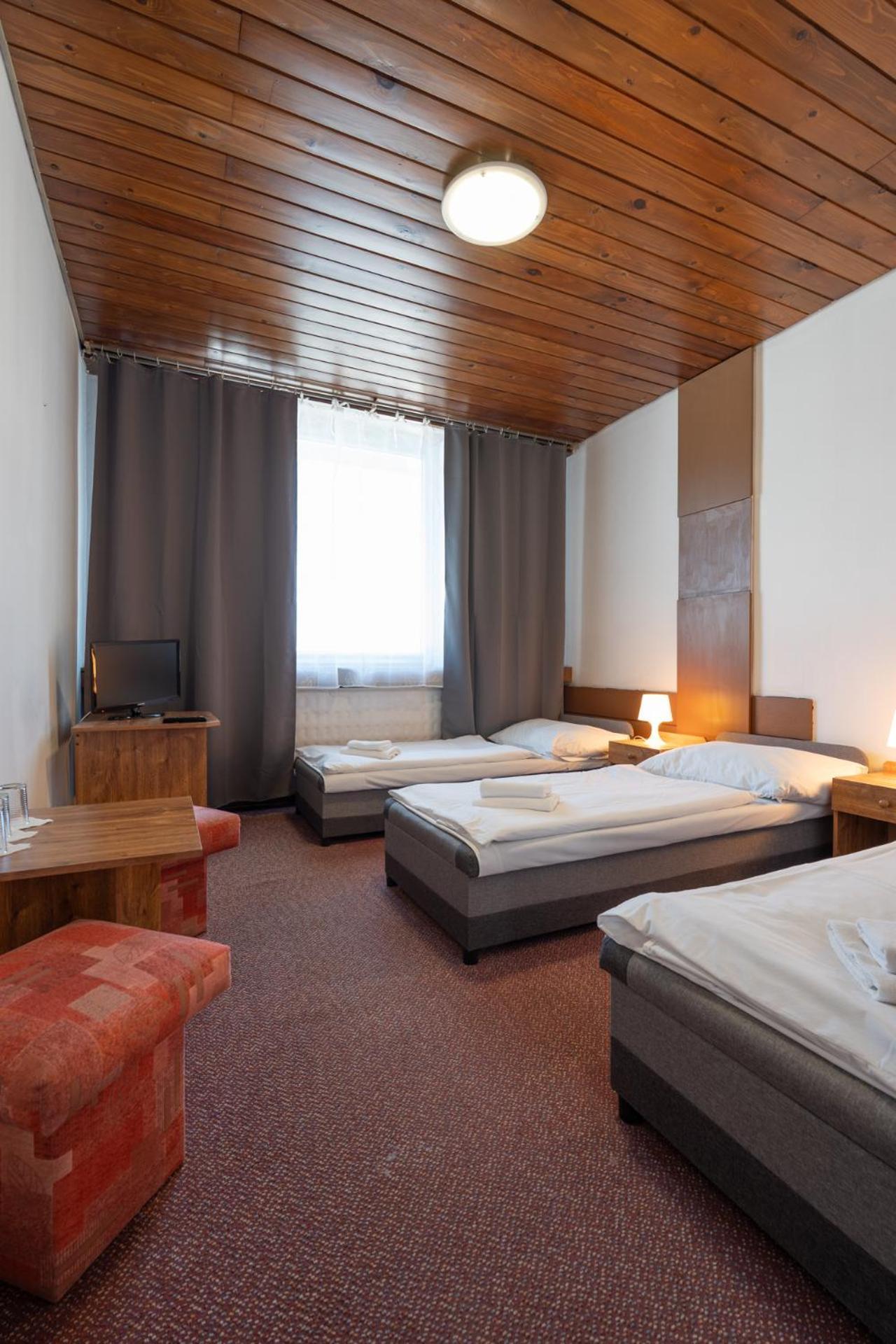 Slovakia 3*
