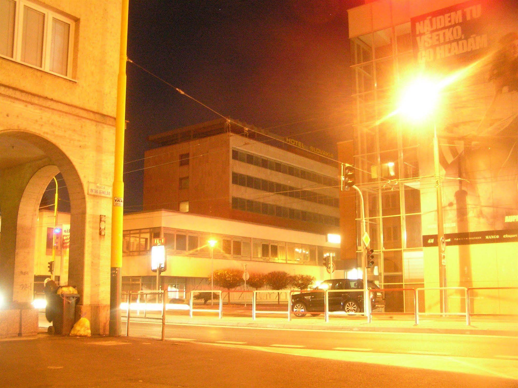 Slovakia 3*
